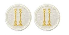 2 Parallel Bugles Metallic Gold on White 1.5" Circle, PAIR
